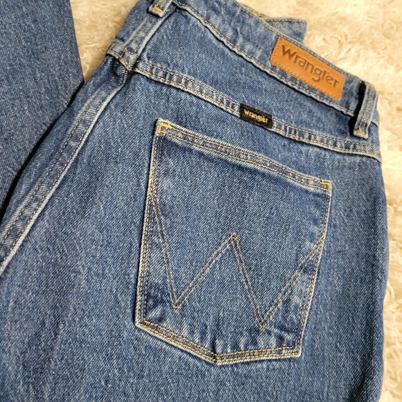 Women's Wrangler Flare jeans - Picture 3 of 4